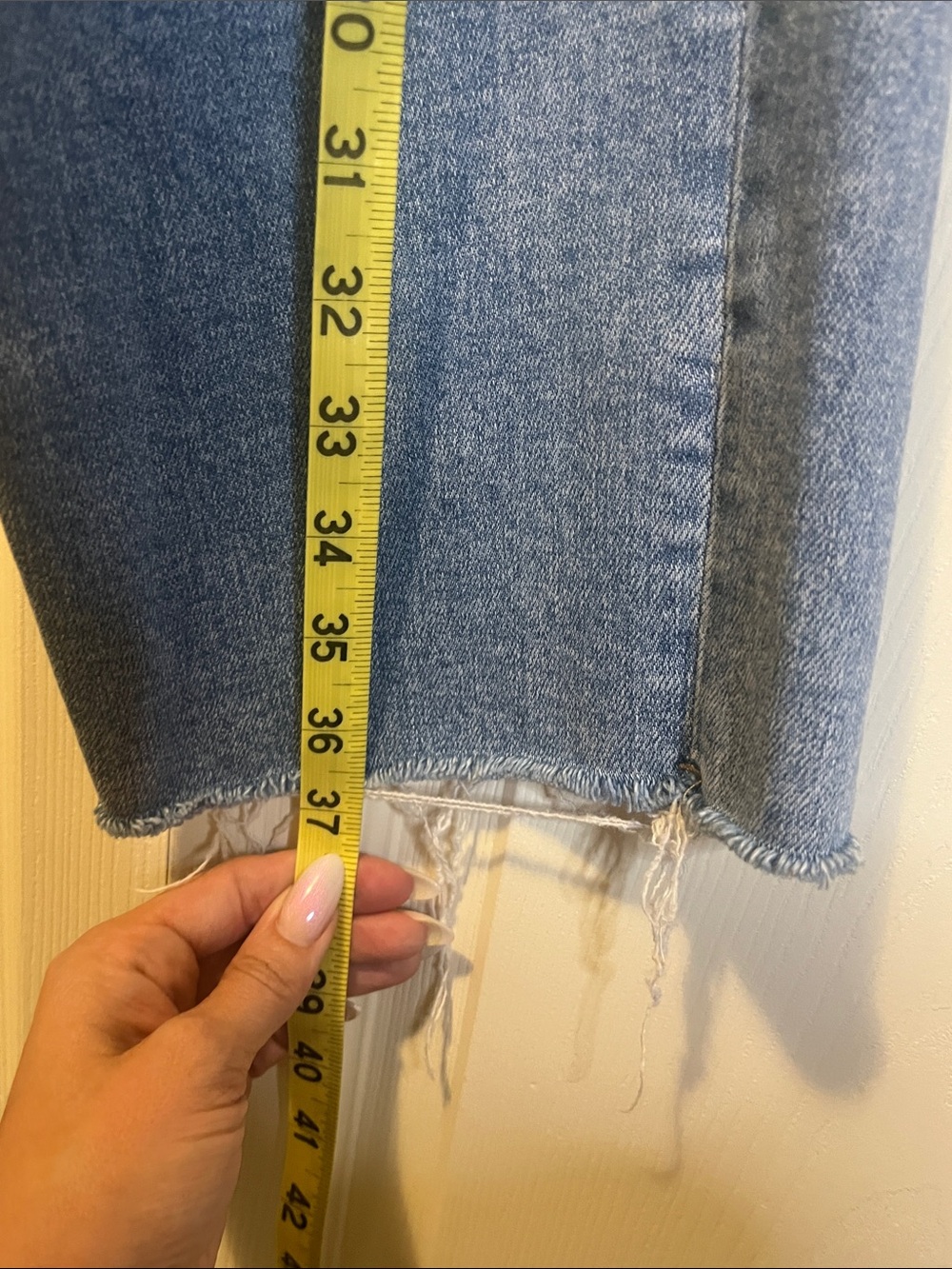 High-Rise Cropped Straight Jeans in Washed Blue - Picture 4 of 6